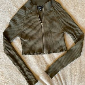 Crop zip up top size 4
